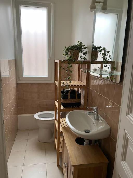 Tiny Paradise - 2 Bedrooms Apartment Montigny-sur-Loing Екстер'єр фото