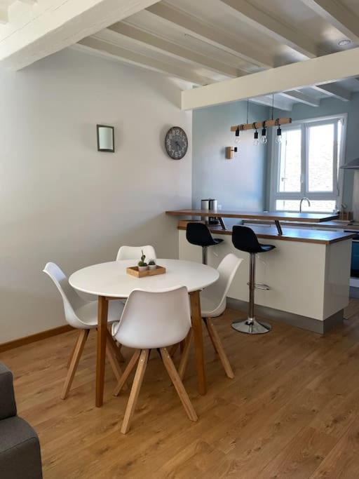 Tiny Paradise - 2 Bedrooms Apartment Montigny-sur-Loing Екстер'єр фото